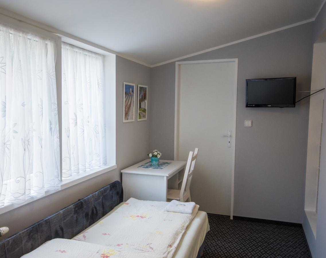 Herbenka Hotell Hustopeče Exteriör bild