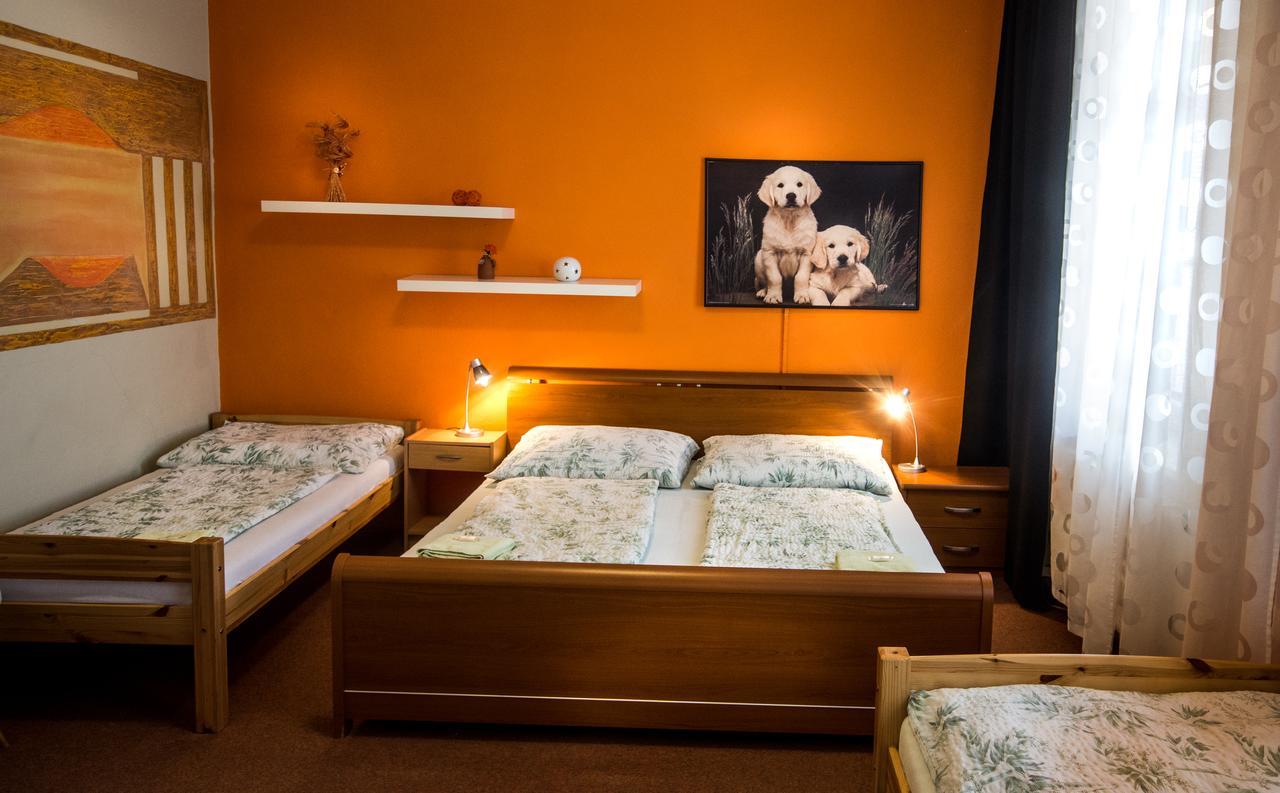 Herbenka Hotell Hustopeče Exteriör bild