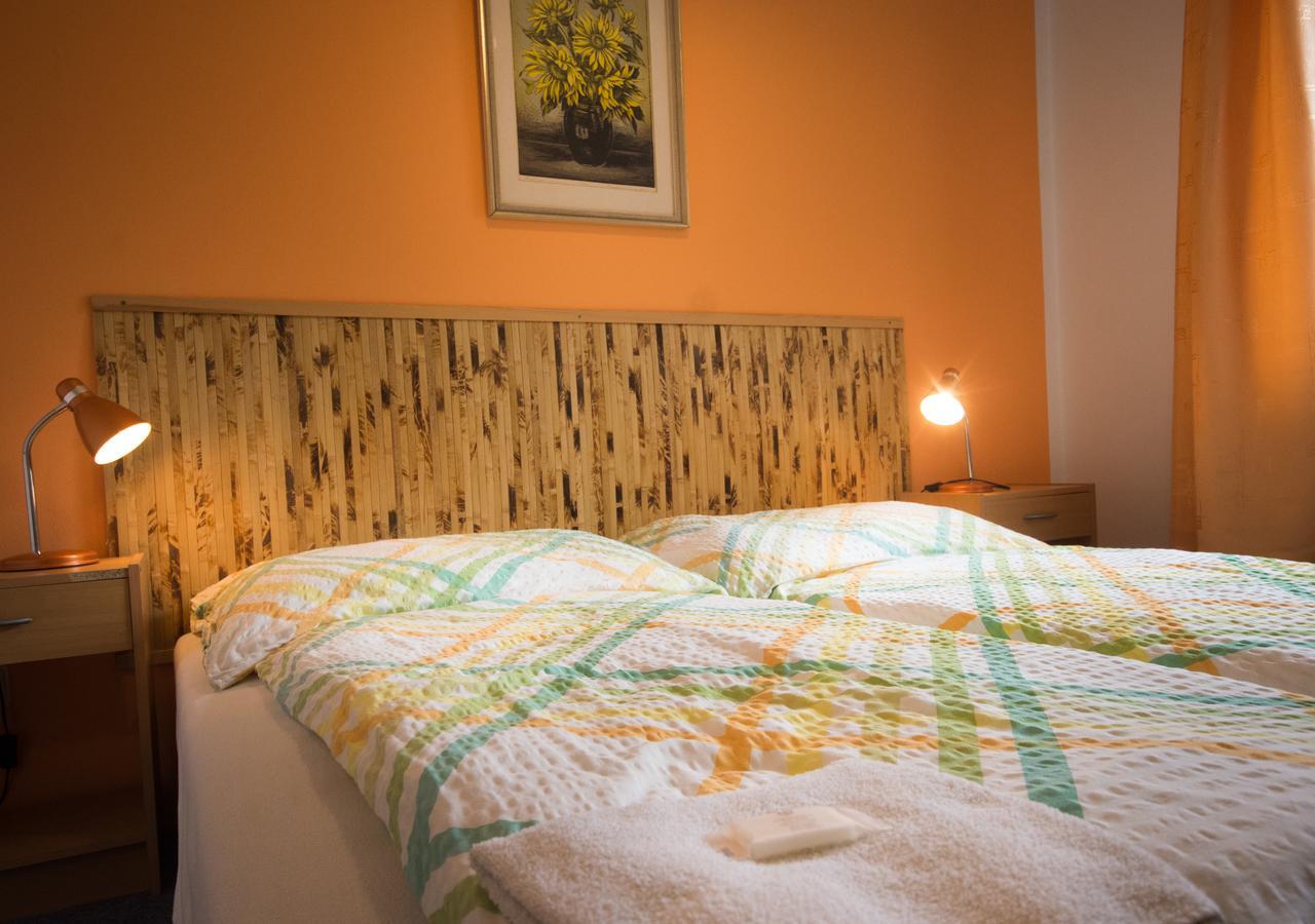 Herbenka Hotell Hustopeče Exteriör bild