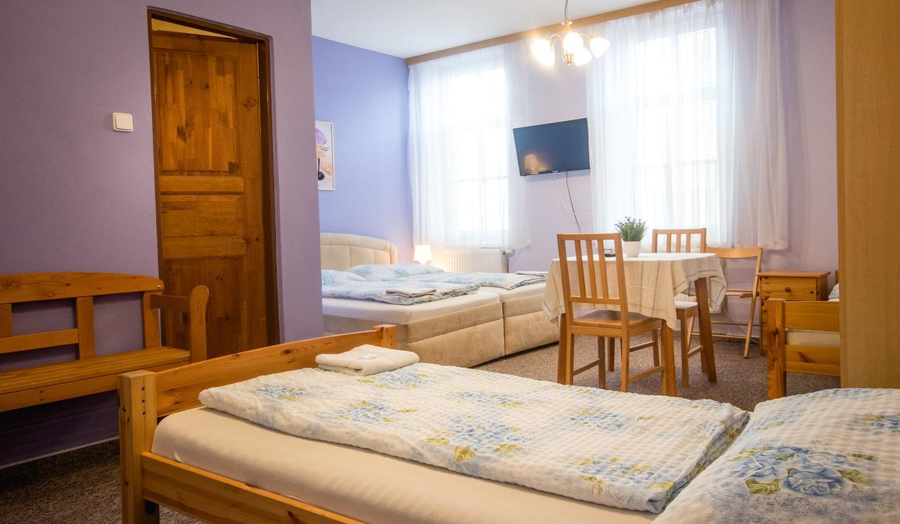 Herbenka Hotell Hustopeče Exteriör bild